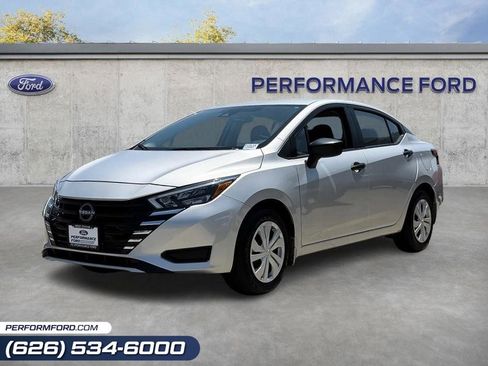 Used 2025 Nissan Versa S w/ Trunk Package FWD image 1