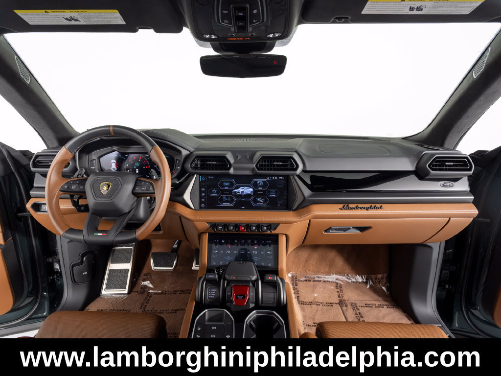 Used 2025 Lamborghini Urus SE AWD/4WD image 38