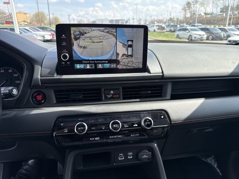 Used 2024 Honda Pilot TrailSport image 25