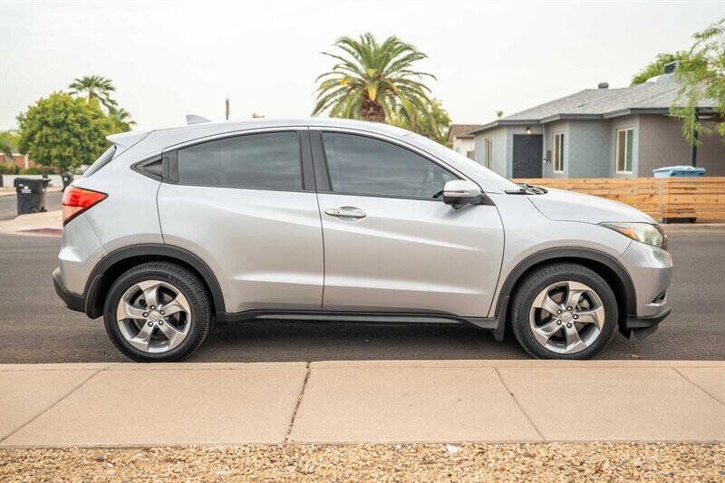 Used 2017 Honda HR-V EX image 6