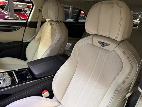 Used 2023 Bentley Flying Spur V8 AWD/4WD image 17