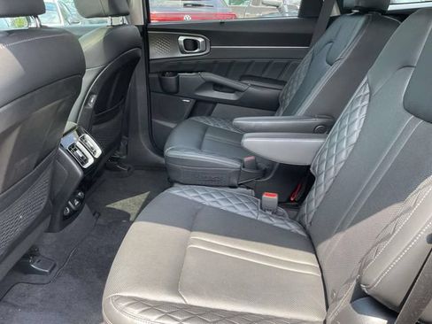 Certified 2023 Kia Sorento SX AWD/4WD image 16