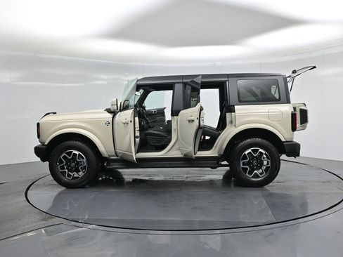 New 2025 Ford Bronco Outer Banks image 36