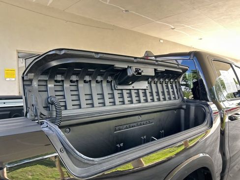 Used 2025 RAM 1500 Laramie w/ Sport Appearance Package AWD/4WD image 38