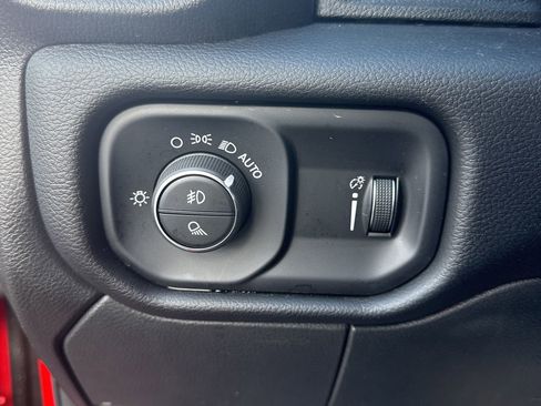 Used 2024 RAM 2500 Big Horn w/ Bed Utility Group image 21