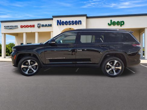 Used 2023 Jeep Grand Cherokee L Limited AWD/4WD image 4