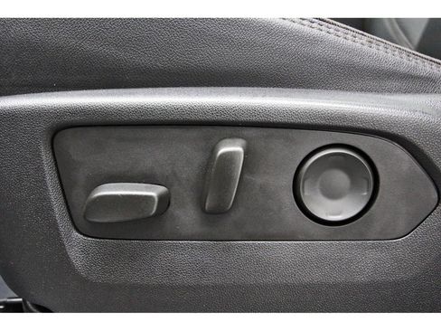 Used 2023 Chevrolet Tahoe High Country RWD image 30