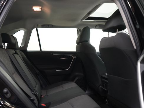 Used 2020 Toyota RAV4 XLE w/ Convenience Package image 12