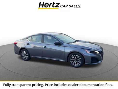Used 2025 Nissan Altima 2.5 SV FWD image 1