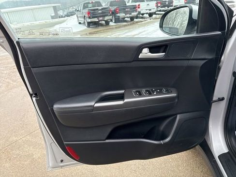 Used 2020 Kia Sportage LX image 20