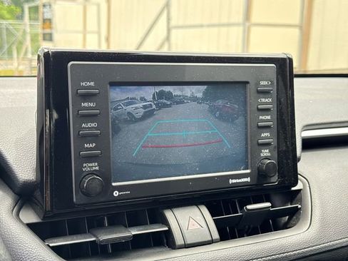 Used 2022 Toyota RAV4 LE AWD/4WD image 19