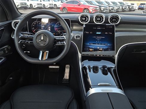Certified 2025 Mercedes-Benz GLC 300 4MATIC image 17
