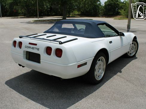 Used 1991 Chevrolet Corvette Convertible image 27