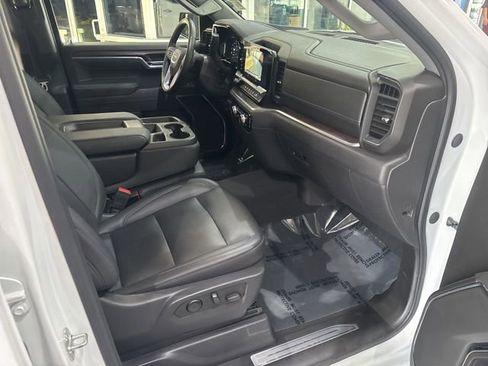 Used 2025 GMC Sierra 1500 SLT AWD/4WD image 37