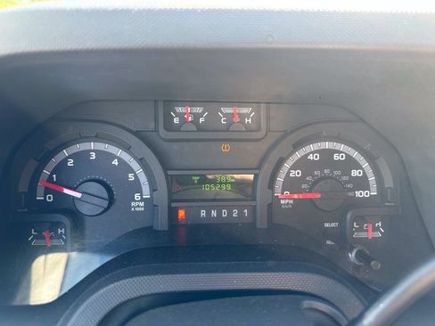 Used 2014 Ford E-250 and Econoline 250 w/ Power Group RWD image 14
