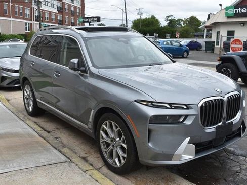 Used 2025 BMW X7 xDrive40i AWD/4WD image 4