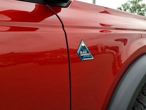 Certified 2022 Ford Bronco Black Diamond AWD/4WD image 8