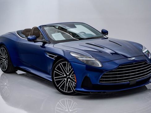 Used 2024 Aston Martin DB12 Convertible RWD image 3