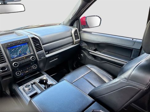 Used 2021 Ford Expedition XLT image 25