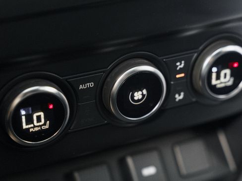 Used 2024 Land Rover Defender 110 Carpathian Edition AWD/4WD image 27