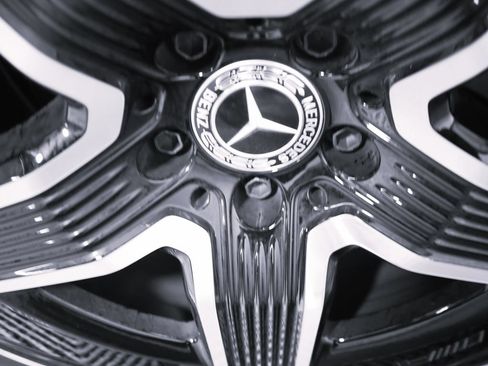 Used 2026 Mercedes-Benz GLC 300 4MATIC image 8