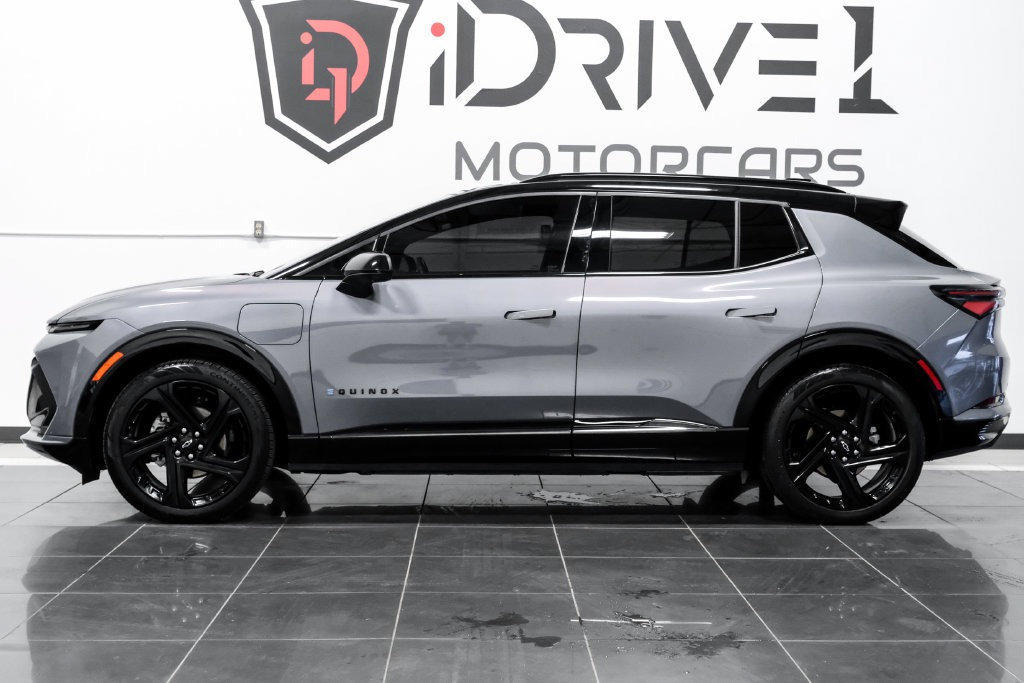 Used 2024 Chevrolet Equinox EV RS w/ LPO, Trailering Package FWD image 11