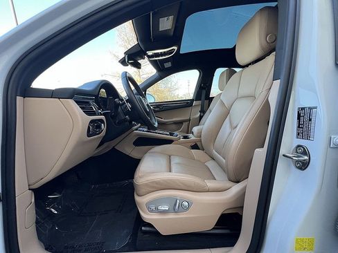 Used 2022 Porsche Macan image 22
