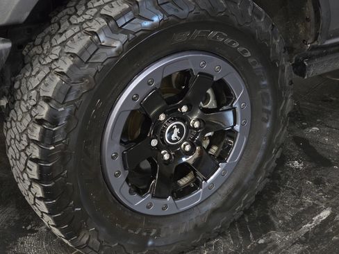 Used 2021 Ford Bronco Badlands image 14