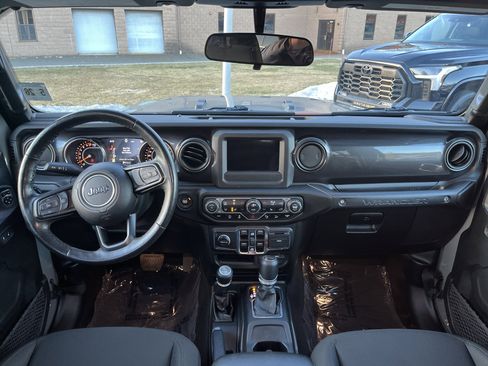 Used 2021 Jeep Wrangler Unlimited Sport image 19