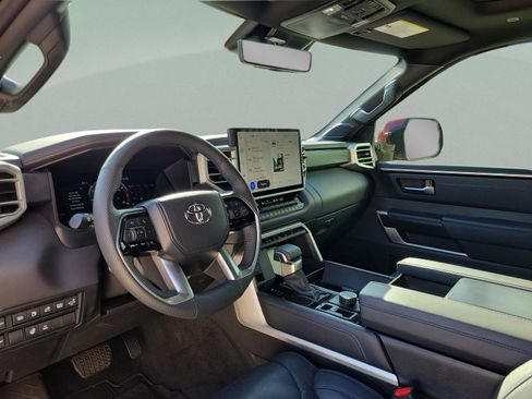 Certified 2025 Toyota Sequoia Platinum AWD/4WD image 23