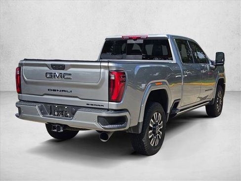 Used 2026 GMC Sierra 2500 Denali Ultimate w/ LPO, Black Badging Package AWD/4WD image 5