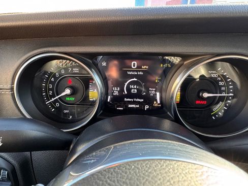 Used 2022 Jeep Wrangler Unlimited Sahara image 20