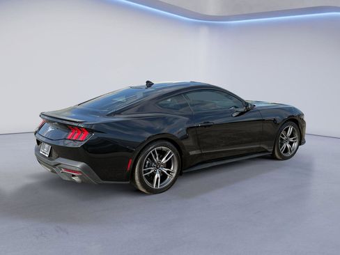 Used 2025 Ford Mustang Premium image 3
