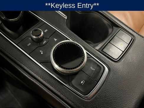 Used 2023 Cadillac XT4 Premium Luxury image 13