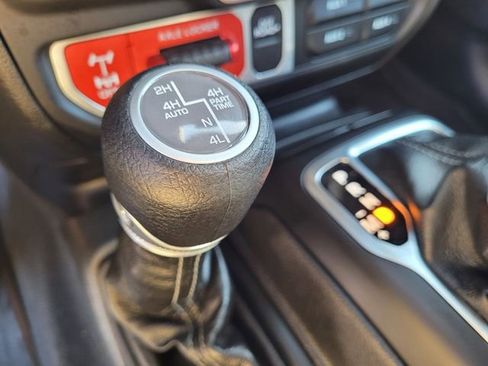 Used 2025 Jeep Wrangler Unlimited Sport S 4xe AWD/4WD image 24