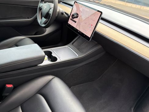 Used 2022 Tesla Model Y Performance AWD/4WD image 17