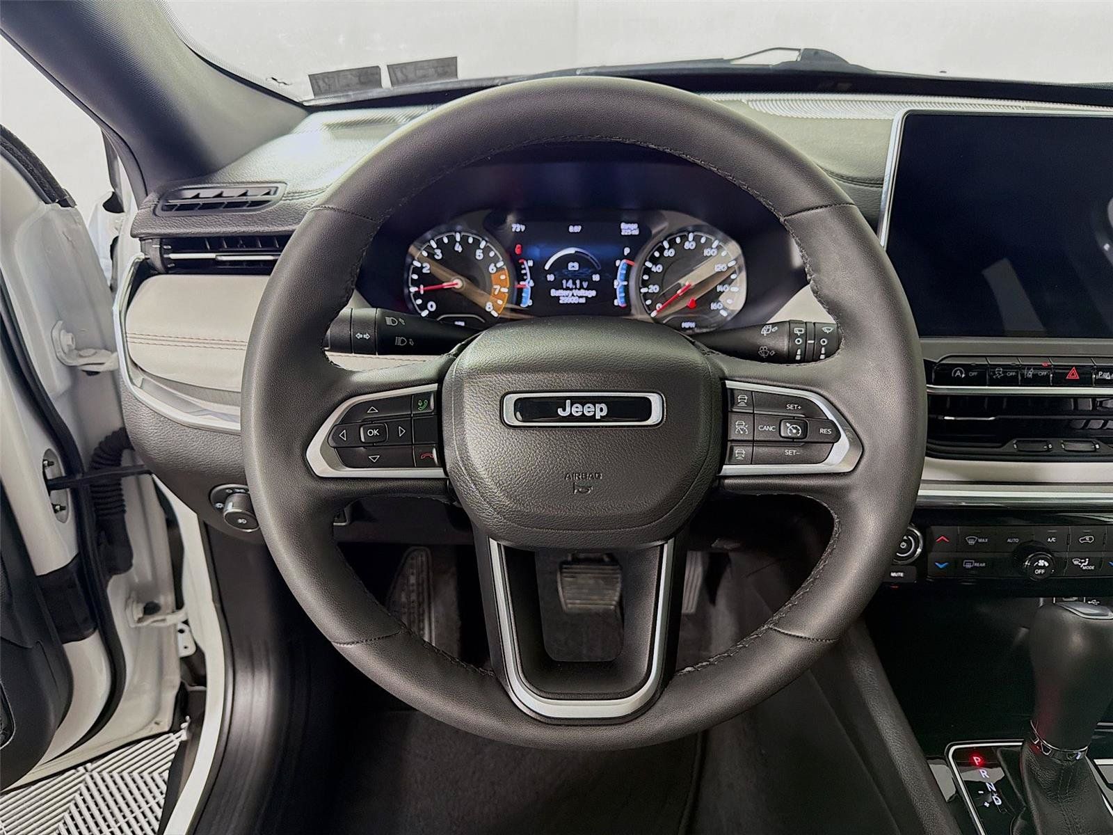 Used 2023 Jeep Compass Limited w/ Elite Group AWD/4WD image 3