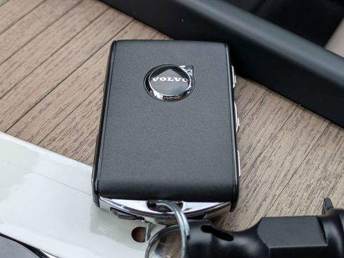 New 2026 Volvo XC60 T8 Plus w/ Protection Package Premier image 43