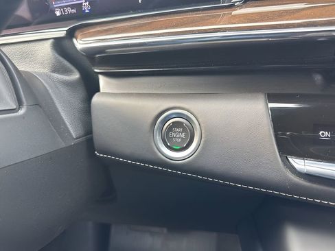 Used 2024 Cadillac Escalade ESV Premium Luxury Platinum image 26