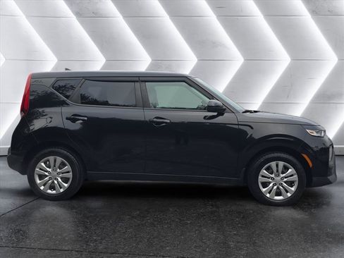 Used 2020 Kia Soul LX image 6