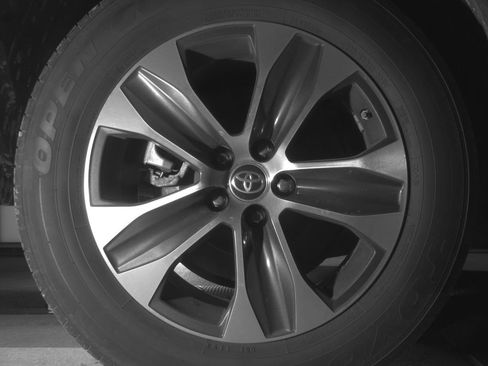 Used 2020 Toyota Highlander XLE image 24