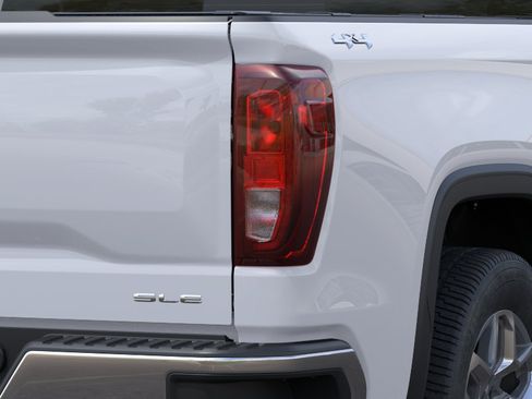 New 2026 GMC Sierra 1500 SLE w/ Preferred Package AWD/4WD image 11