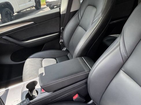 Used 2023 Tesla Model Y Long Range image 8