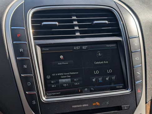 Used 2016 Lincoln MKX Reserve w/ Technology Package image 30