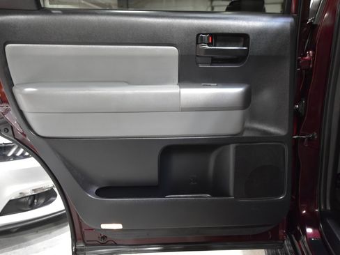 Used 2017 Toyota Sequoia SR5 image 50