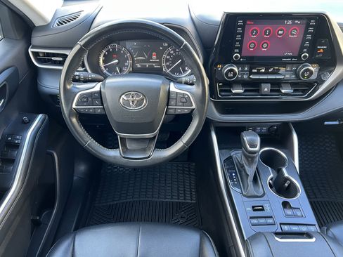 Used 2022 Toyota Highlander XLE image 35