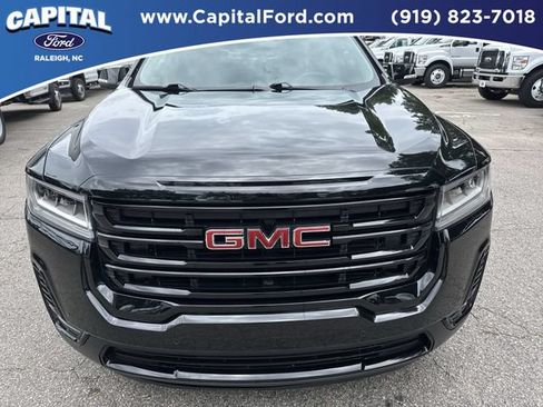 Used 2022 GMC Acadia SLE w/ Driver Convenience Package FWD image 10