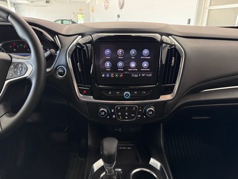 Certified 2023 Chevrolet Traverse LT w/ LT Premium Package AWD/4WD image 18