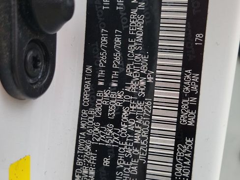 Used 2018 Toyota 4Runner SR5 RWD image 36