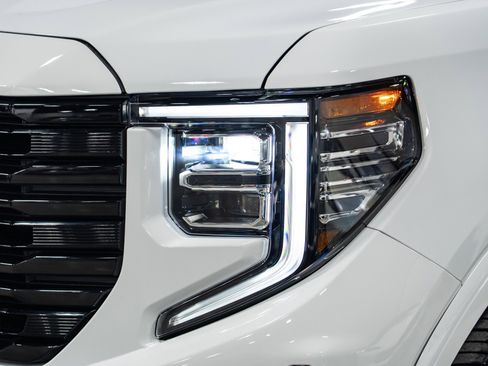 Used 2024 GMC Sierra 1500 SLT w/ SLT Convenience Package image 13